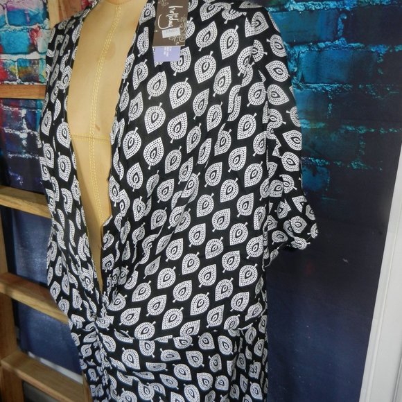 REDUCED ! Holiday top - Picture 4 of 7